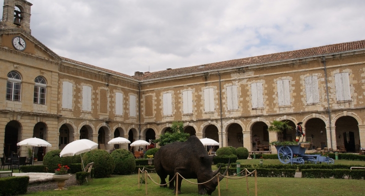 Le Village de Brocanteurs Datte du 18 Em Siècle - Lectoure