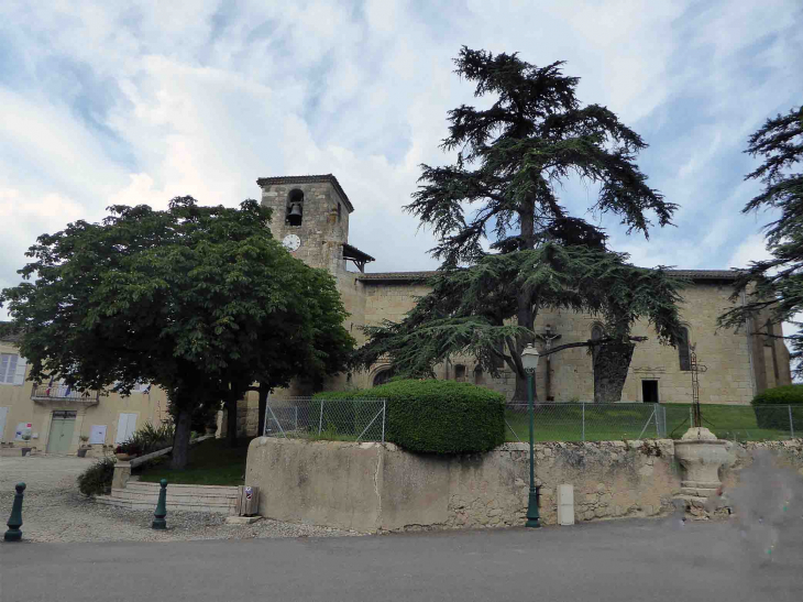 La place de l'église - Marsolan