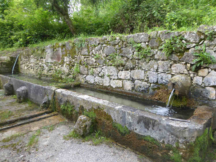 La fontaine - Mauroux