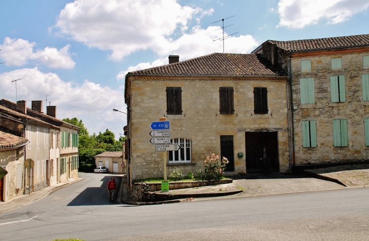 Le Village - Miradoux