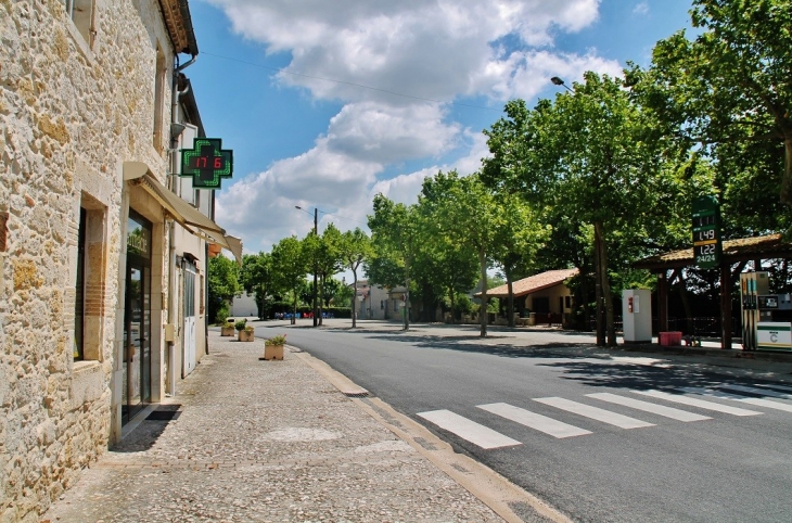 Le Village - Miradoux