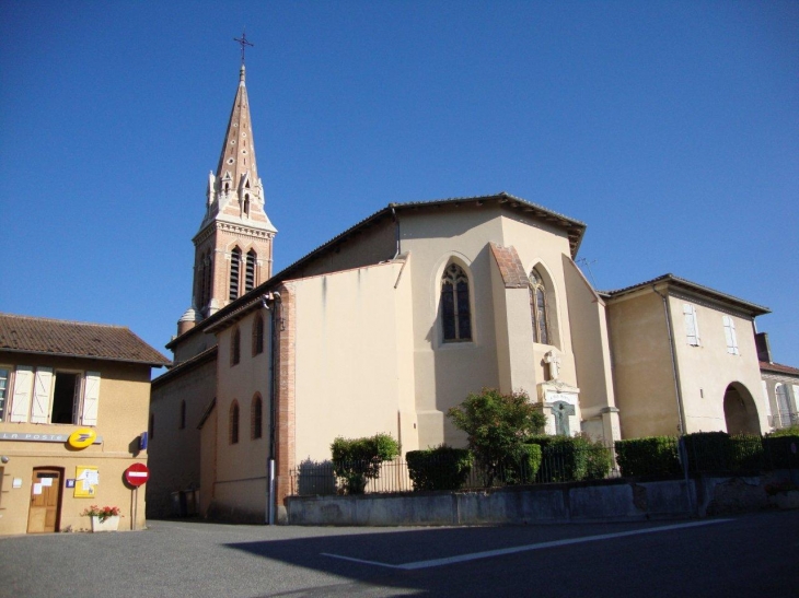 Monferran-Savès (32490) église et bureau de poste