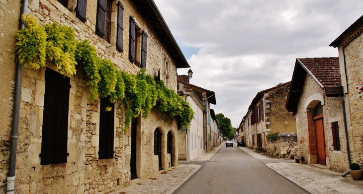 Le Village - Monfort