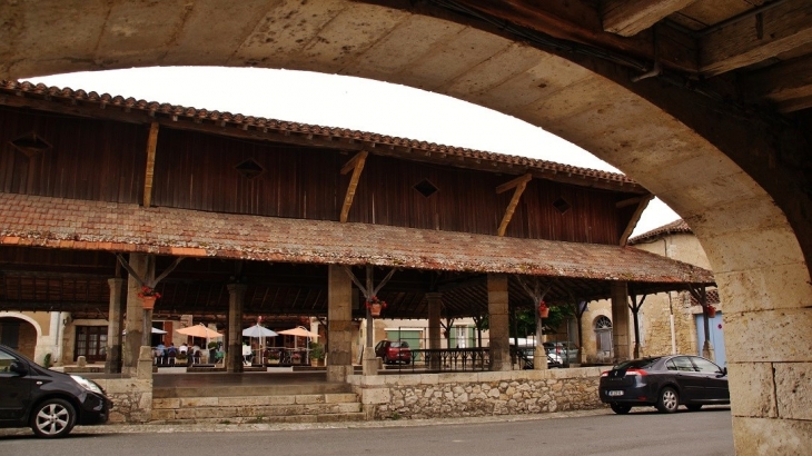 Le Village ( La Halle ) - Monfort