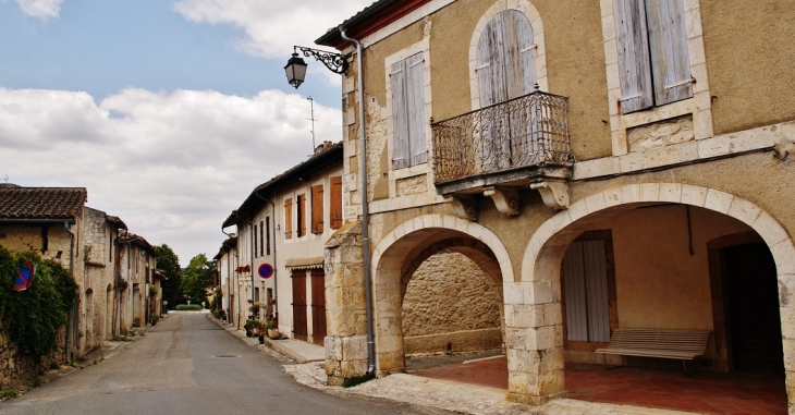 Le Village - Monfort