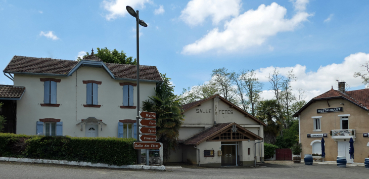 Dans le village - Monlezun-d'Armagnac