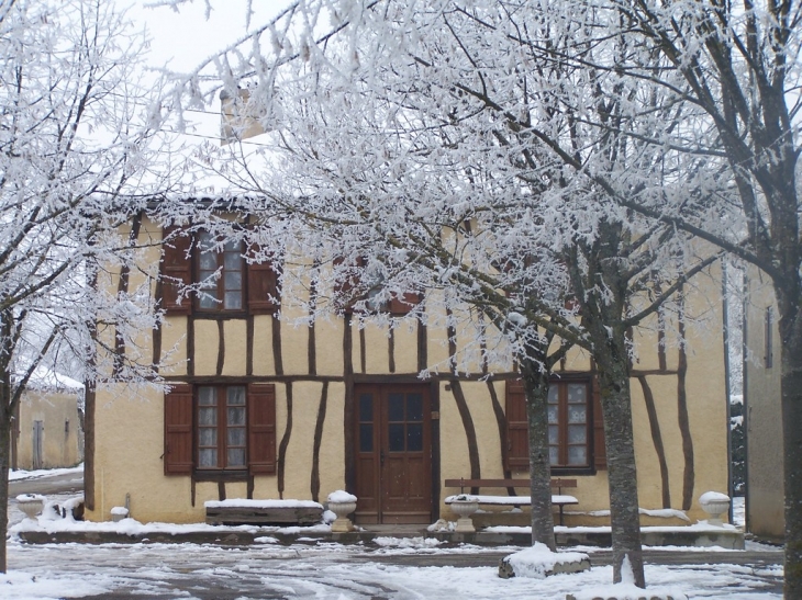 Ancien coiffeur et première épicerie - Mourède