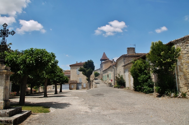 Le Village - Plieux