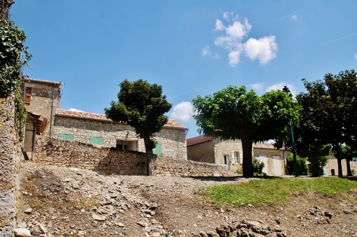 Le Village - Plieux