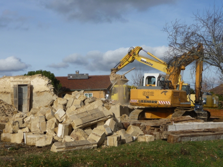 Démolition du presbytère, janvier 2011 - Ponsampère