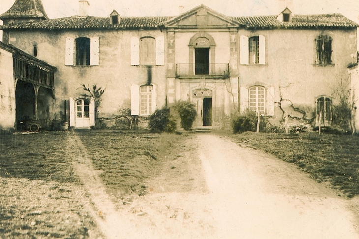 Le château de Ponsampère pendant la guerre. Photo numérisée