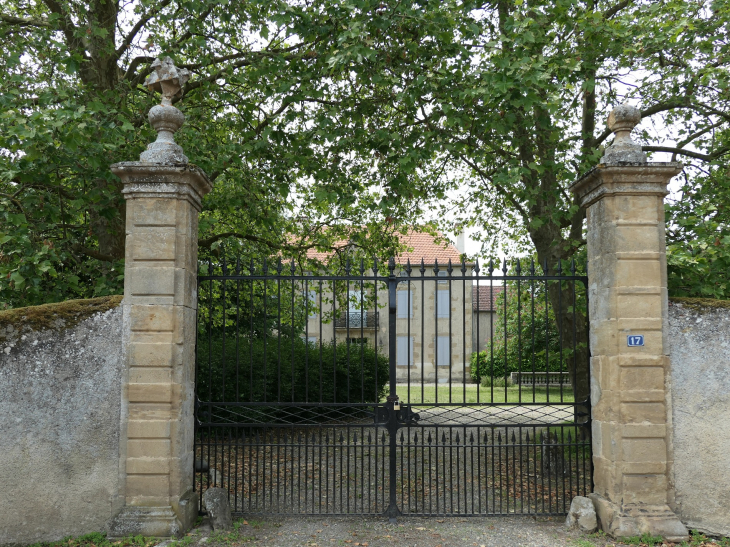 L'entrée du château - Préchac-sur-Adour