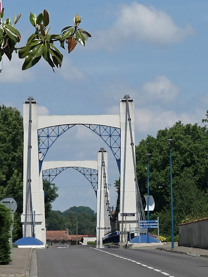 Le pont sur l'Adour - Riscle