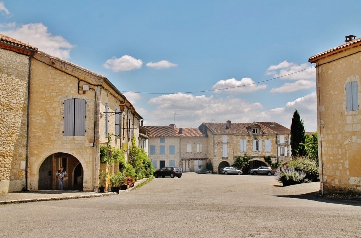 Le Village - Saint-Clar