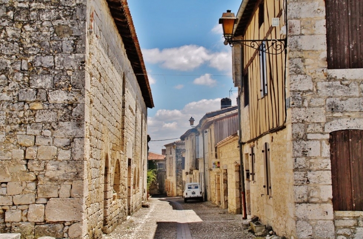 Le Village - Saint-Clar