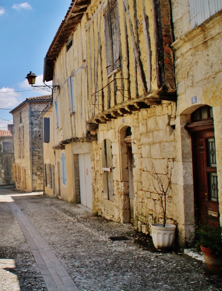 Le Village - Saint-Clar