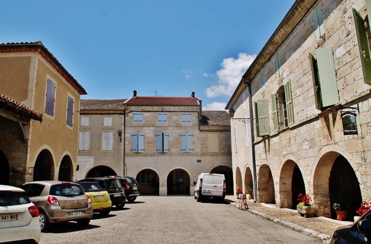 Le Village - Saint-Clar