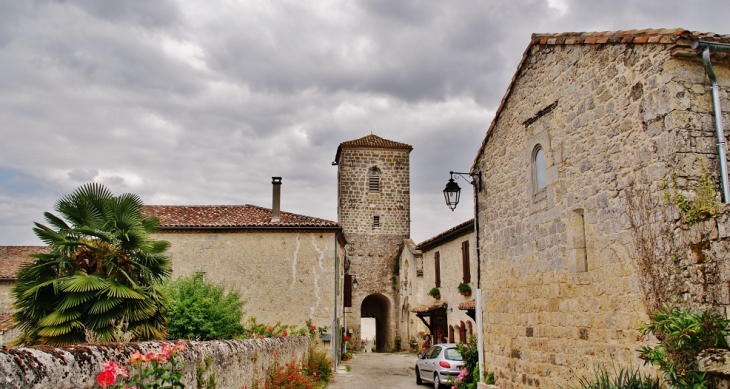 Le Village - Sainte-Mère