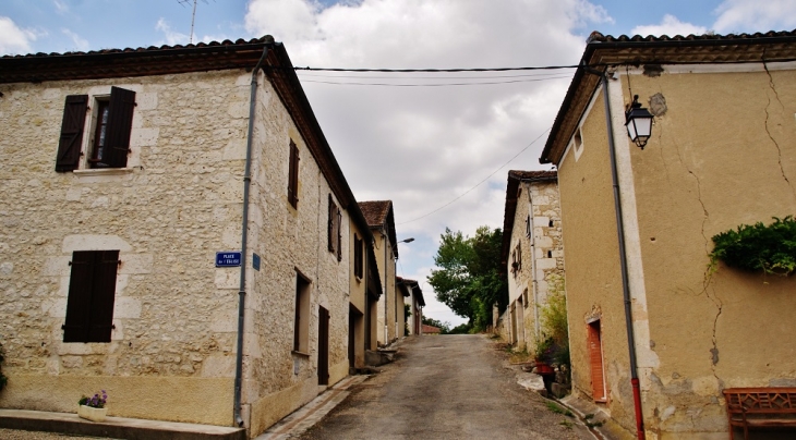 Le Village - Solomiac