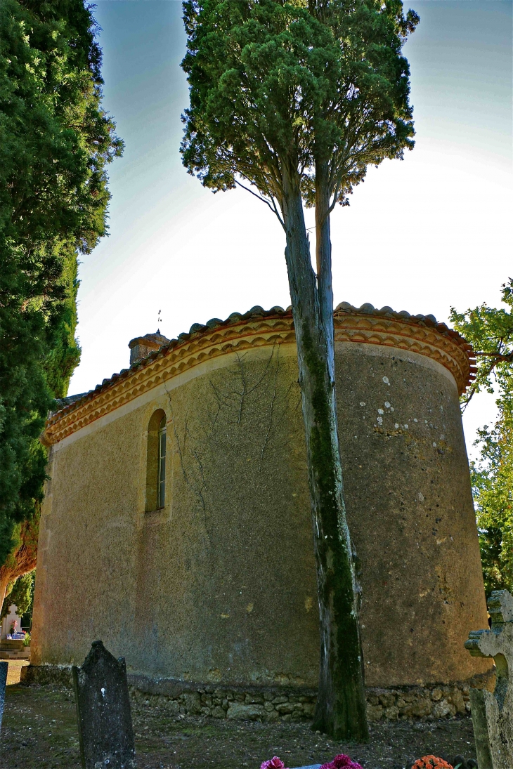 Le chevet de la chapelle du cimetière - Tachoires