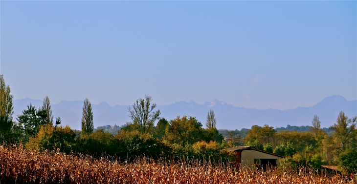 Vue sur les pyrénées du village - Tachoires