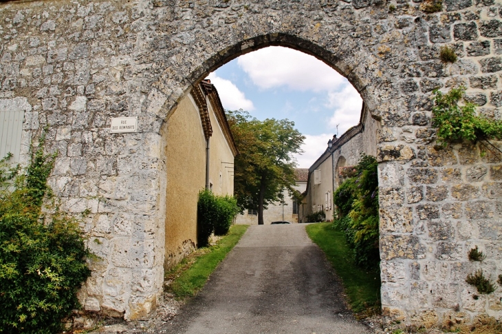 Le Village - Tournecoupe