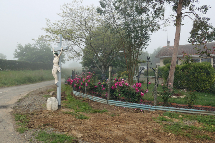 Calvaire au bord de la route - Vergoignan