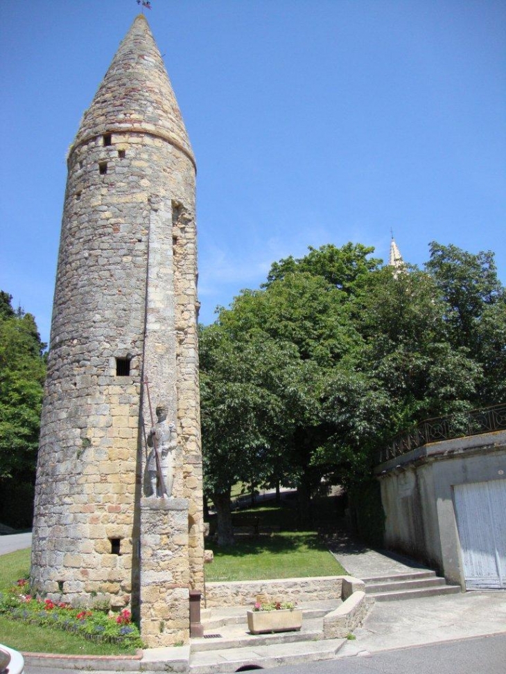 Avignonet-Lauragais (31290) Tour des remparts disparus