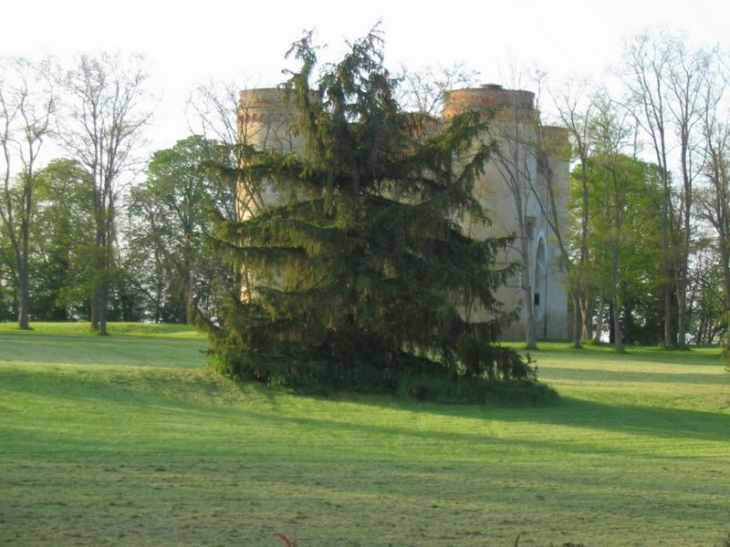 Castagnac  : Château de Lordat