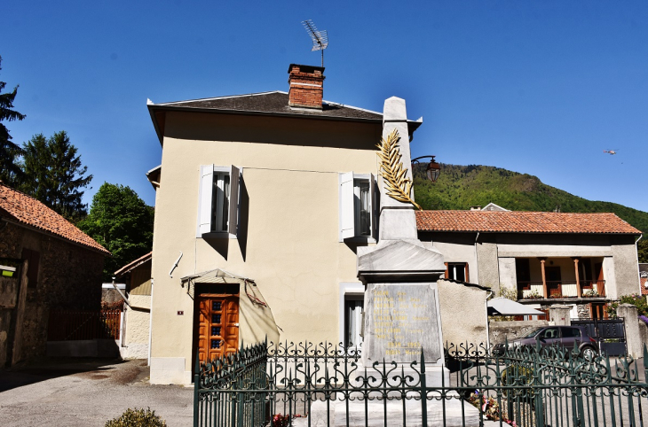 Monument-aux-Morts - Chaum