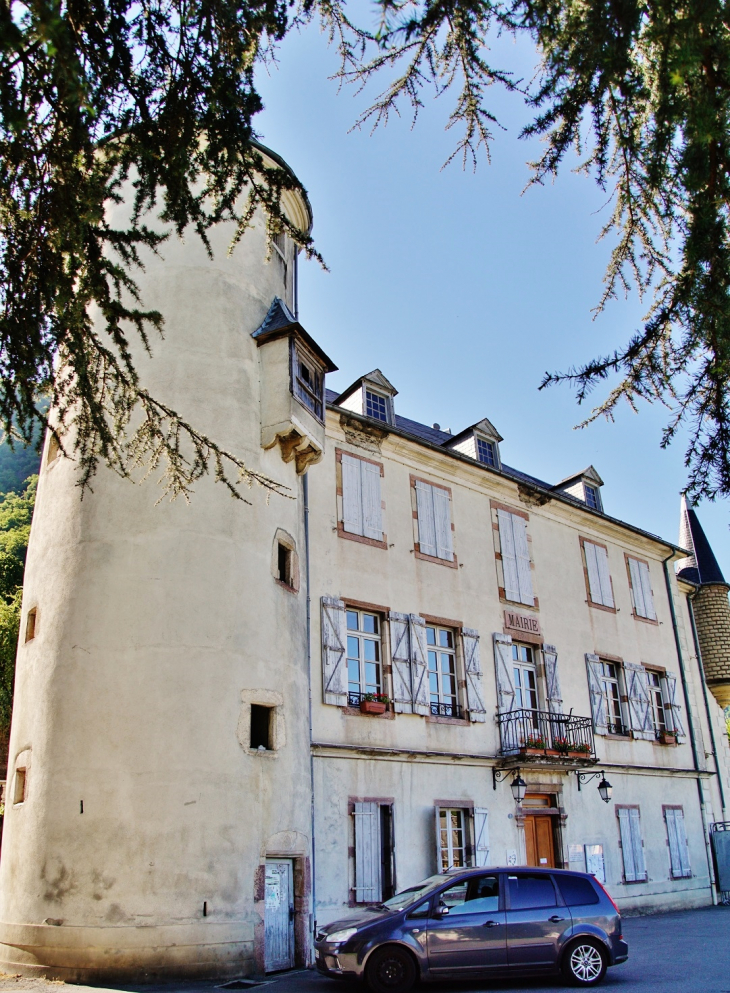 Château et Mairie - Cierp-Gaud