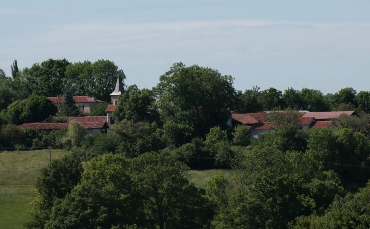 Le village vue depuis l'autoroute - Cuguron