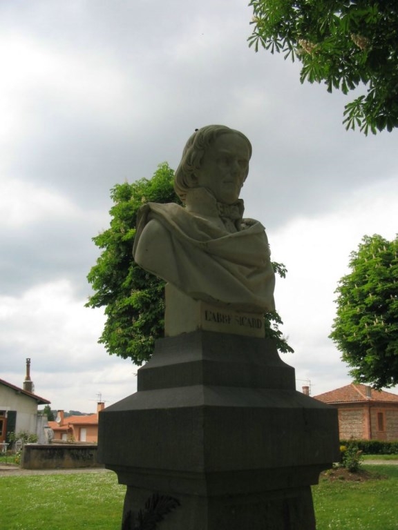 Buste de l'Abbé Sicard  dans le jardin public - Le Fousseret