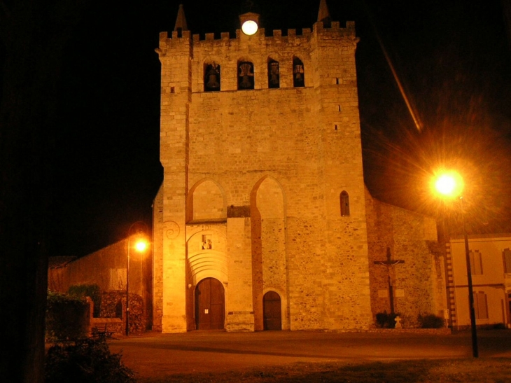 Le Plan : l'église la nuit