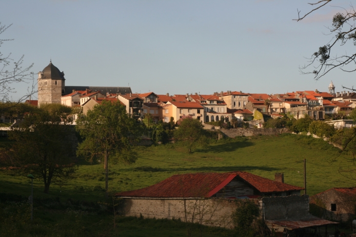 La ferme de sarrieu au solei couchant - Montréjeau