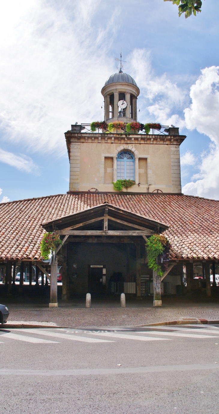 La Halle centrale et son Beffroi - Revel