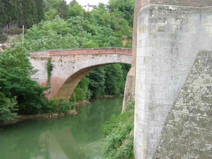 Rieux  : Pont sur l'Arize  XVIIème