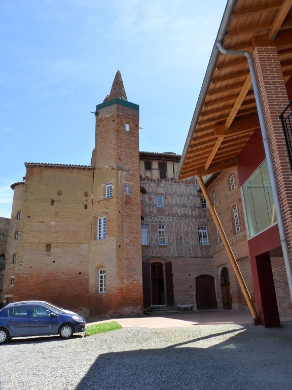 Dans le village - Rieux