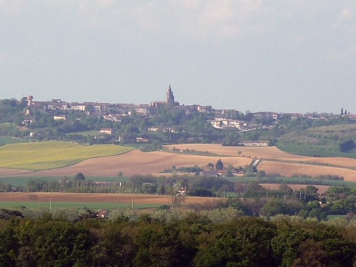 Le village vu de loin - Saint-Félix-Lauragais