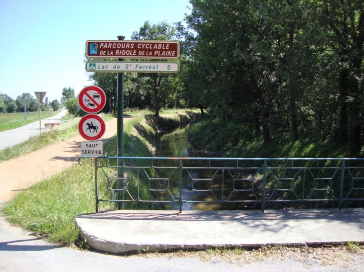 Saint-Félix-Lauragais (31540) La Rigole de la Plaine