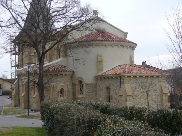 Sarremezan: l'Eglise au centre du village