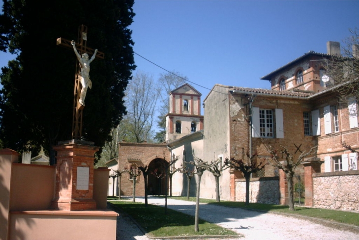 Eglise et cimetière de saussens