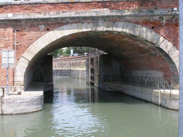 Sur le canal - Toulouse