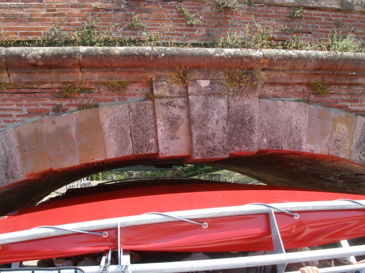 Passage sous un pont !! - Toulouse