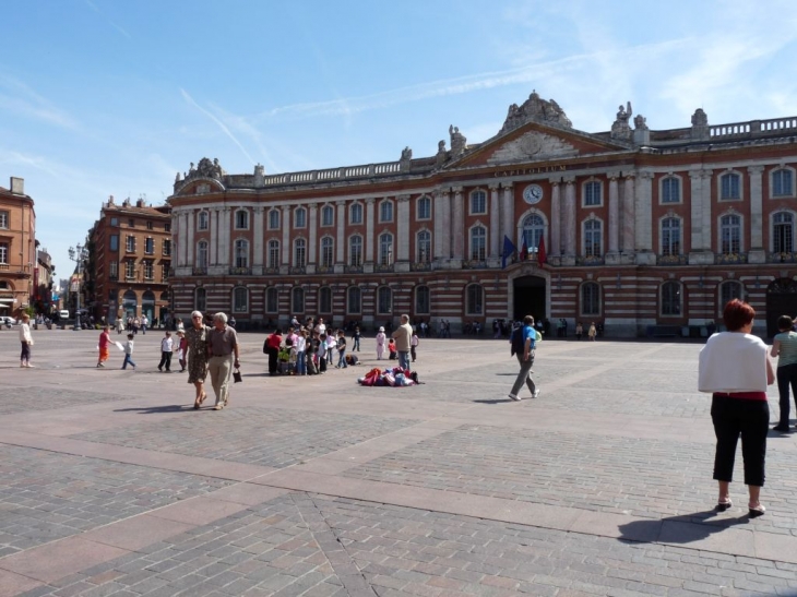 Le Capitole et sa place - Toulouse