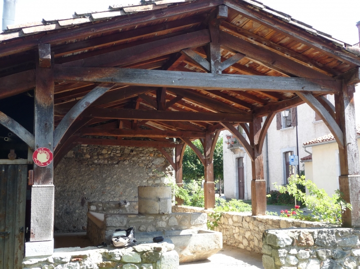 LAVOIR - Valcabrère