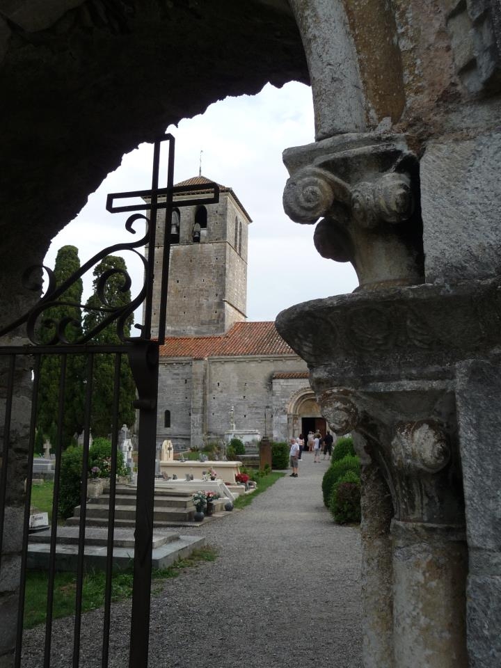 Entrée basilique romane St Just de Valcabrére - Valcabrère