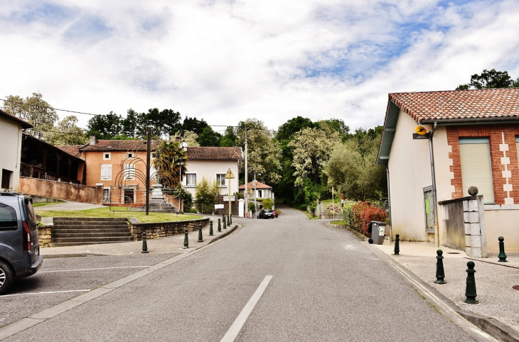 La Commune - Villeneuve-de-Rivière