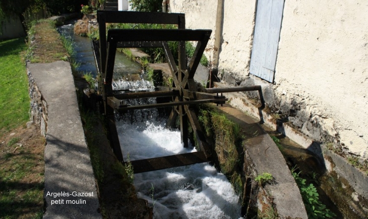 Petit moulin sur la N 21 - Argelès-Gazost