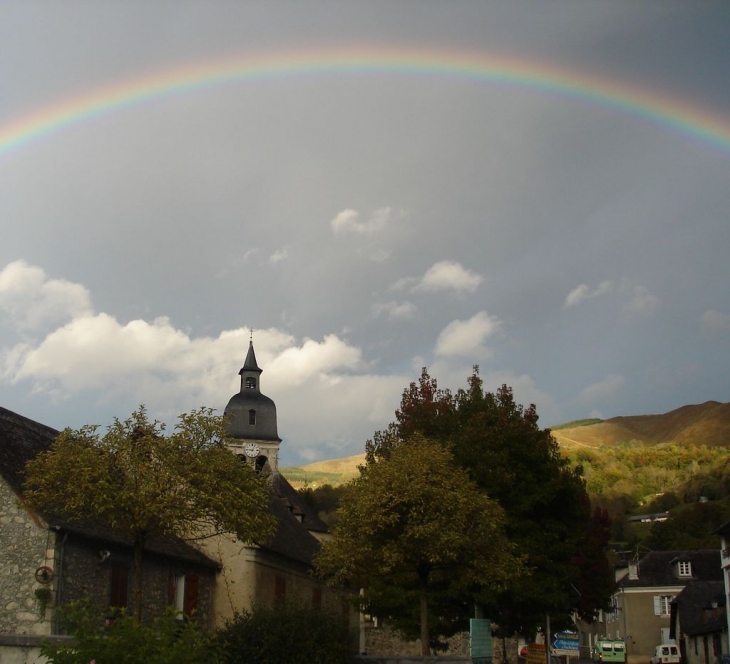 Couleurs d'Arc en ciel sur le Village d'Arrens - Arrens-Marsous